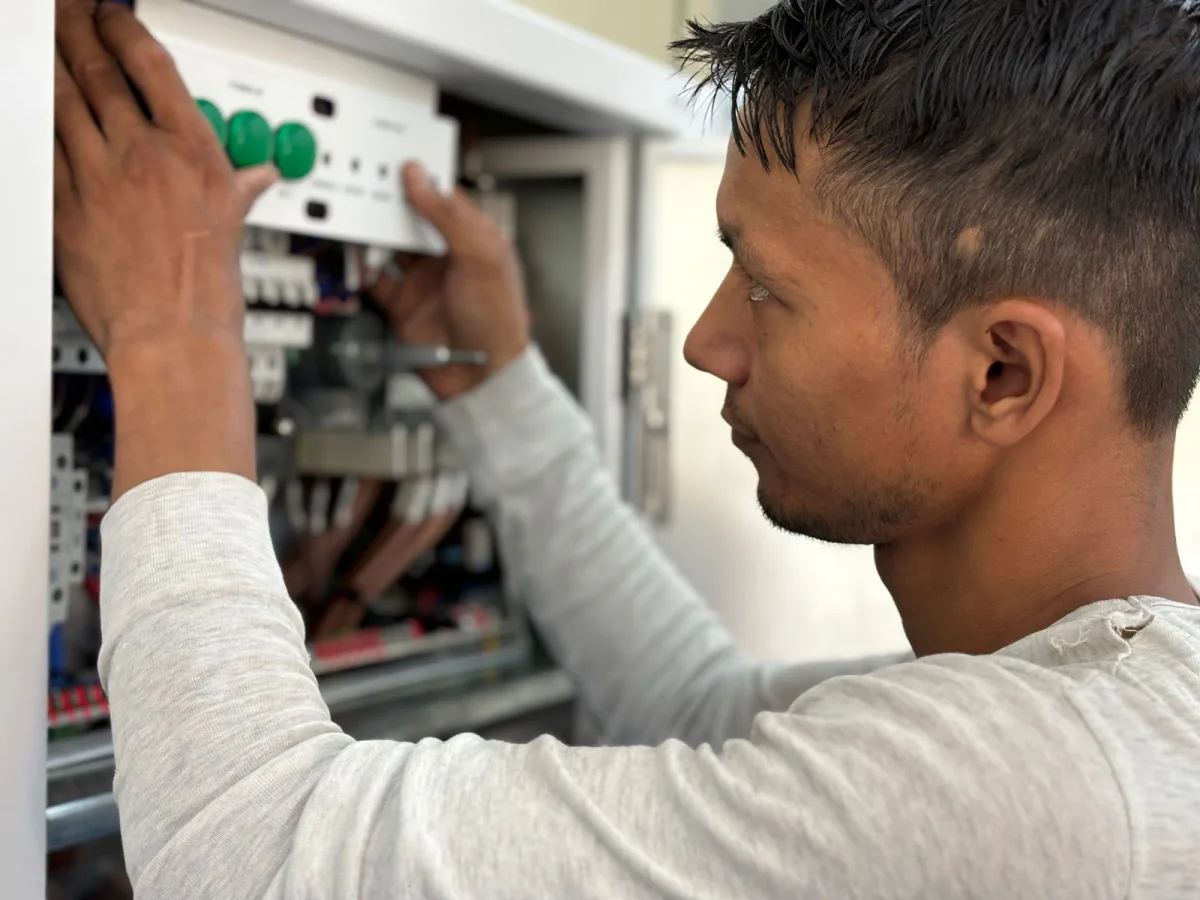 Electrical Troubleshooting Guide: A Complete Playbook for Industrial Maintenance Teams